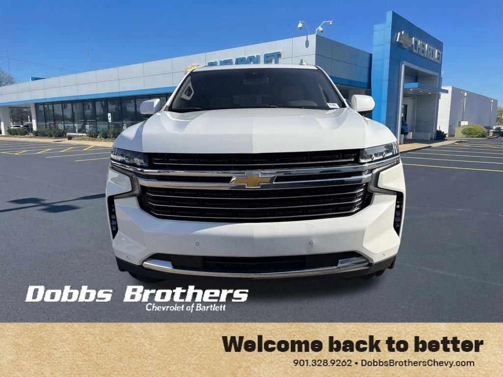 Used 2024 Chevrolet Suburban LT RWD image 2
