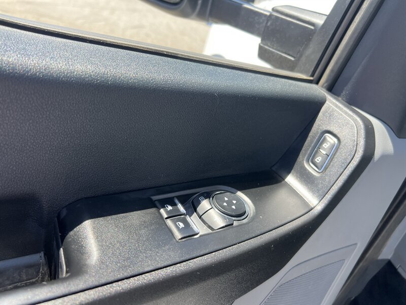Used 2023 Ford F550 Luxury RWD image 26