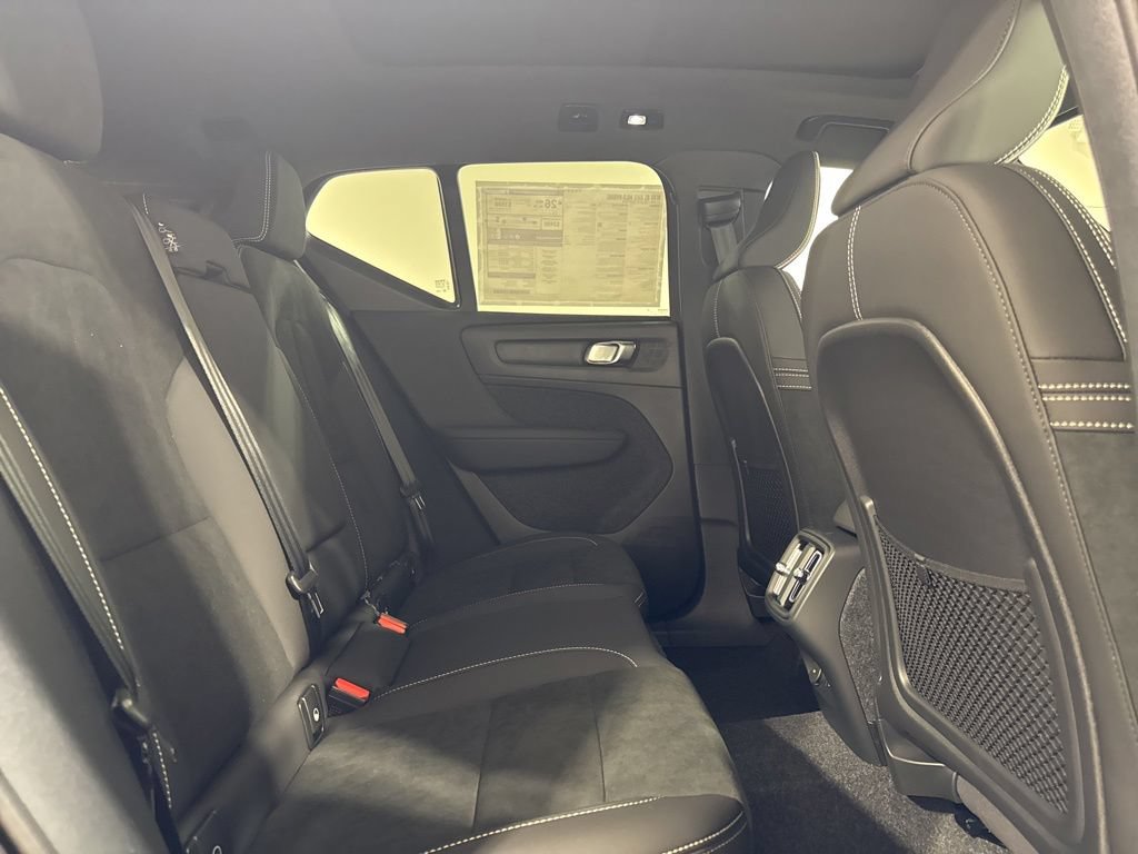 New 2026 Volvo XC40 B5 Ultra w/ Climate Package AWD/4WD image 25