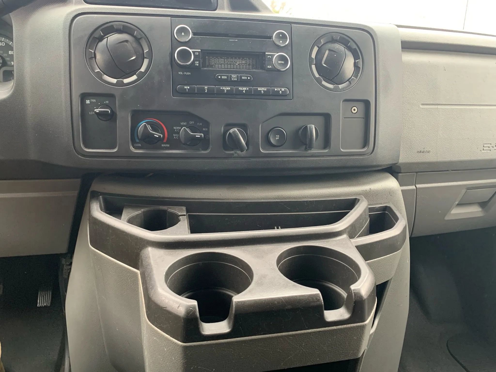 Used 2014 Ford E-350 and Econoline 350 Extended Super Duty w/ Insulation Package image 13