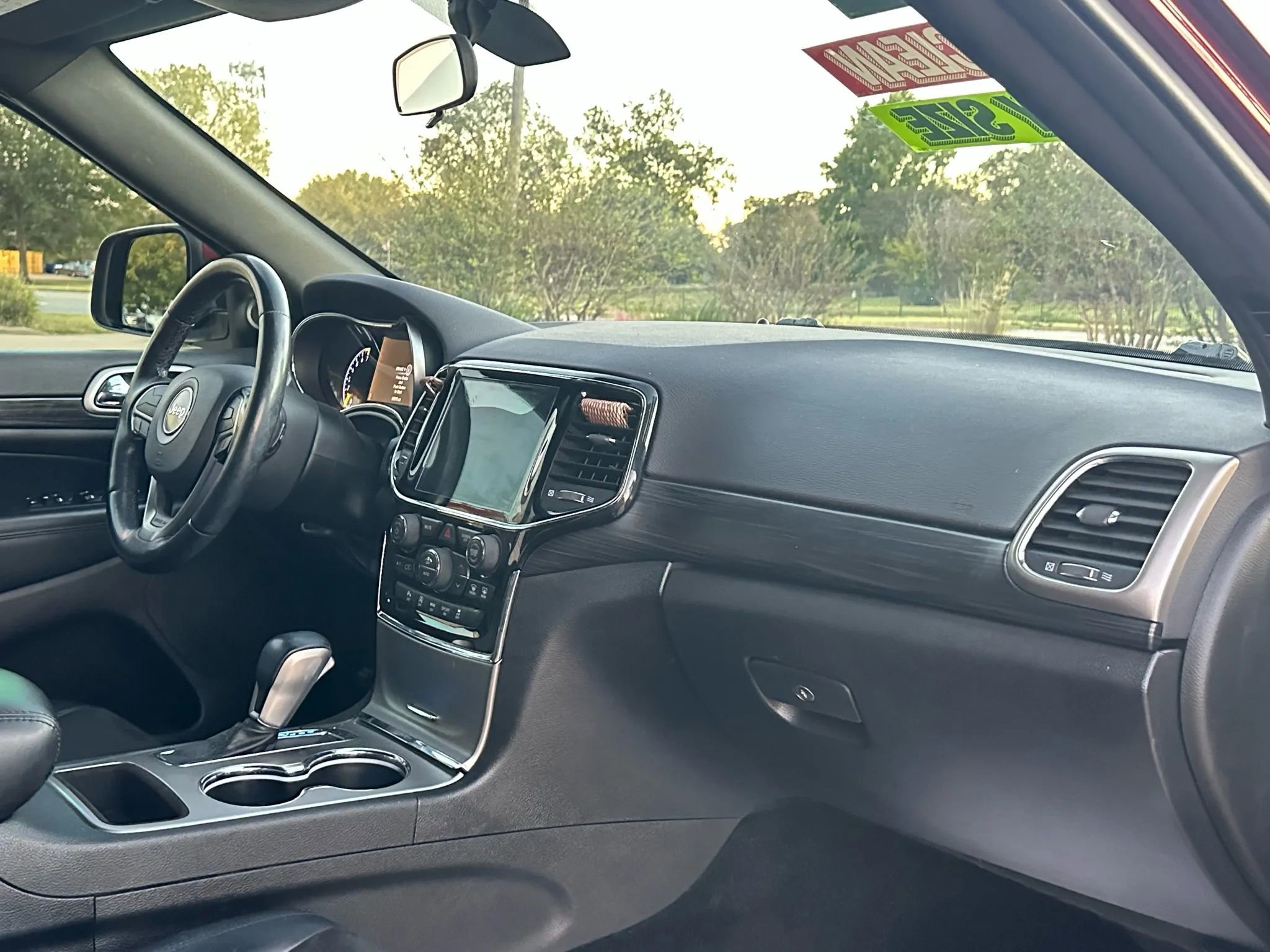 Used 2021 Jeep Grand Cherokee Laredo X image 13