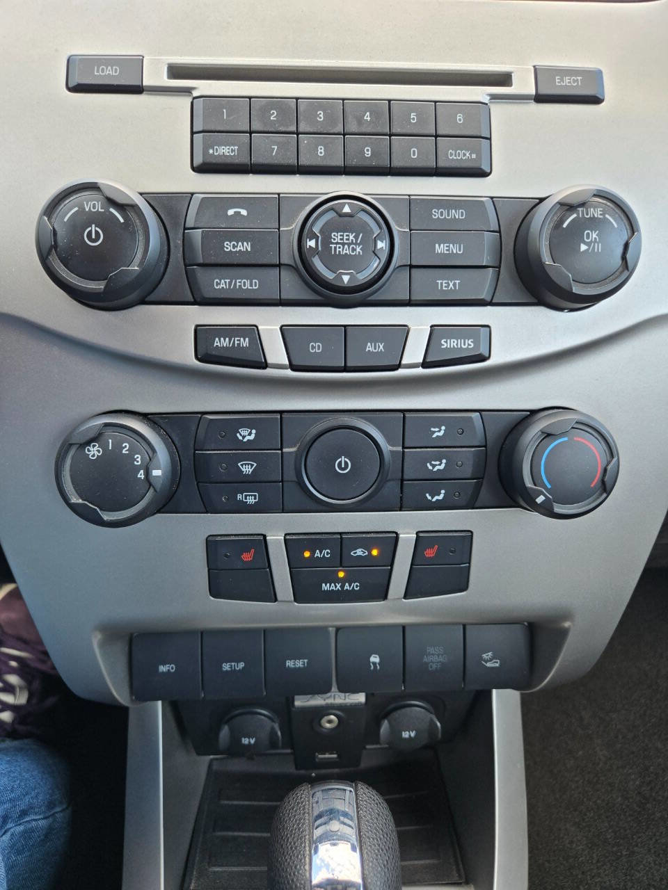 Used 2010 Ford Focus SEL image 19