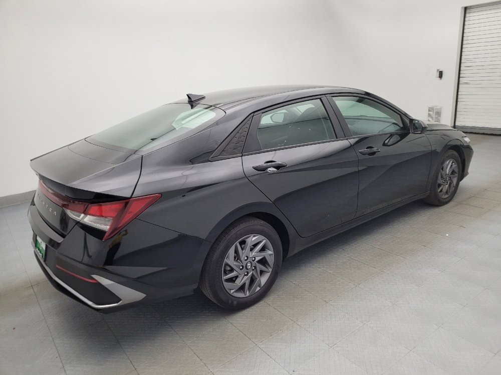 Used 2024 Hyundai Elantra SEL image 10
