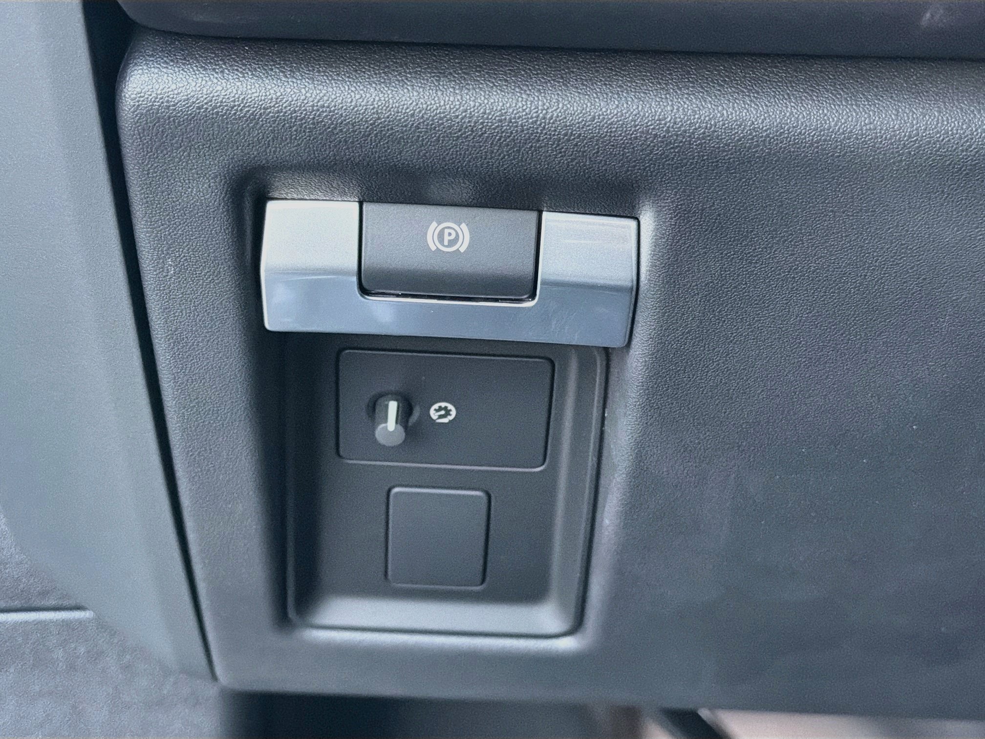 New 2026 Land Rover Defender 110 S AWD/4WD image 36