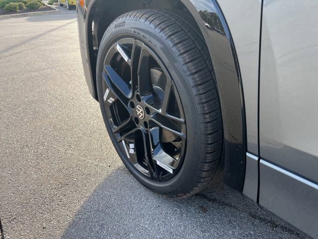 New 2026 Volkswagen Tiguan SE R-Line image 5