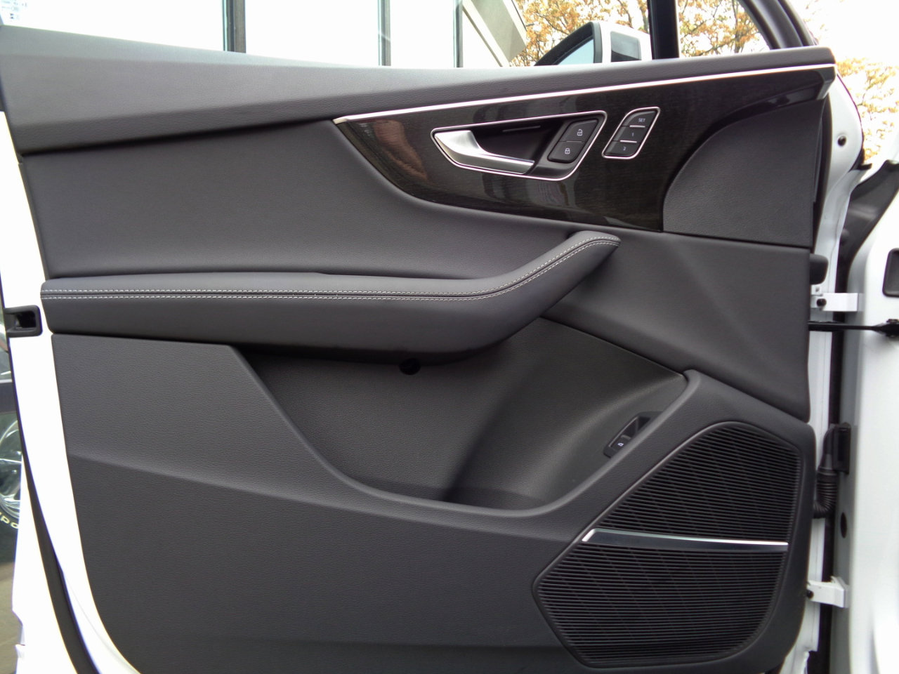 Used 2025 Audi Q7 3.0T Premium Plus w/ Premium Plus Package image 15