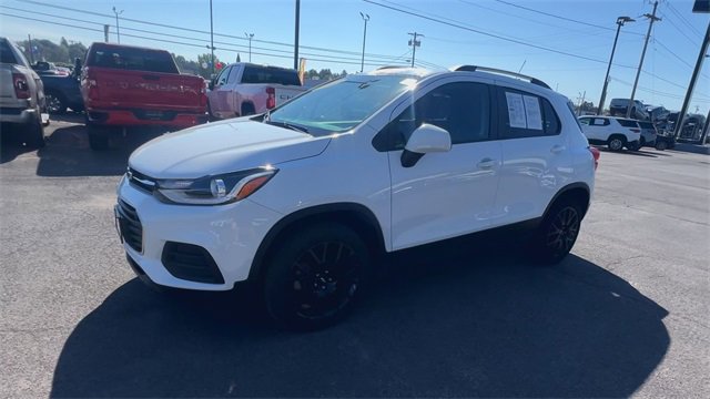 Used 2022 Chevrolet Trax LT w/ Sport Edition image 4