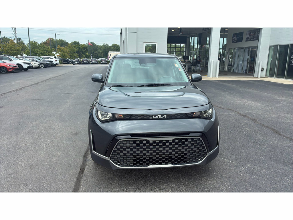 Used 2024 Kia Soul EX w/ Option Group 015 FWD image 2