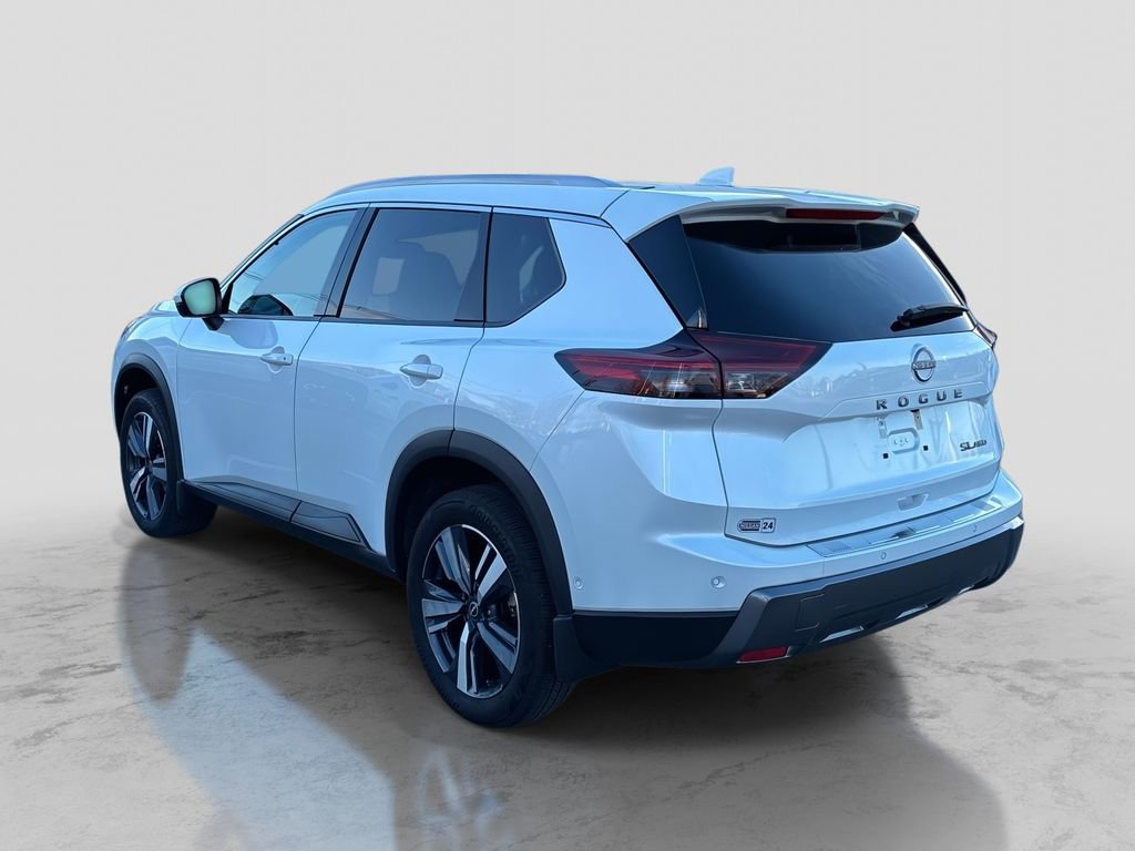 Used 2024 Nissan Rogue SL w/ SL Premium Package image 5