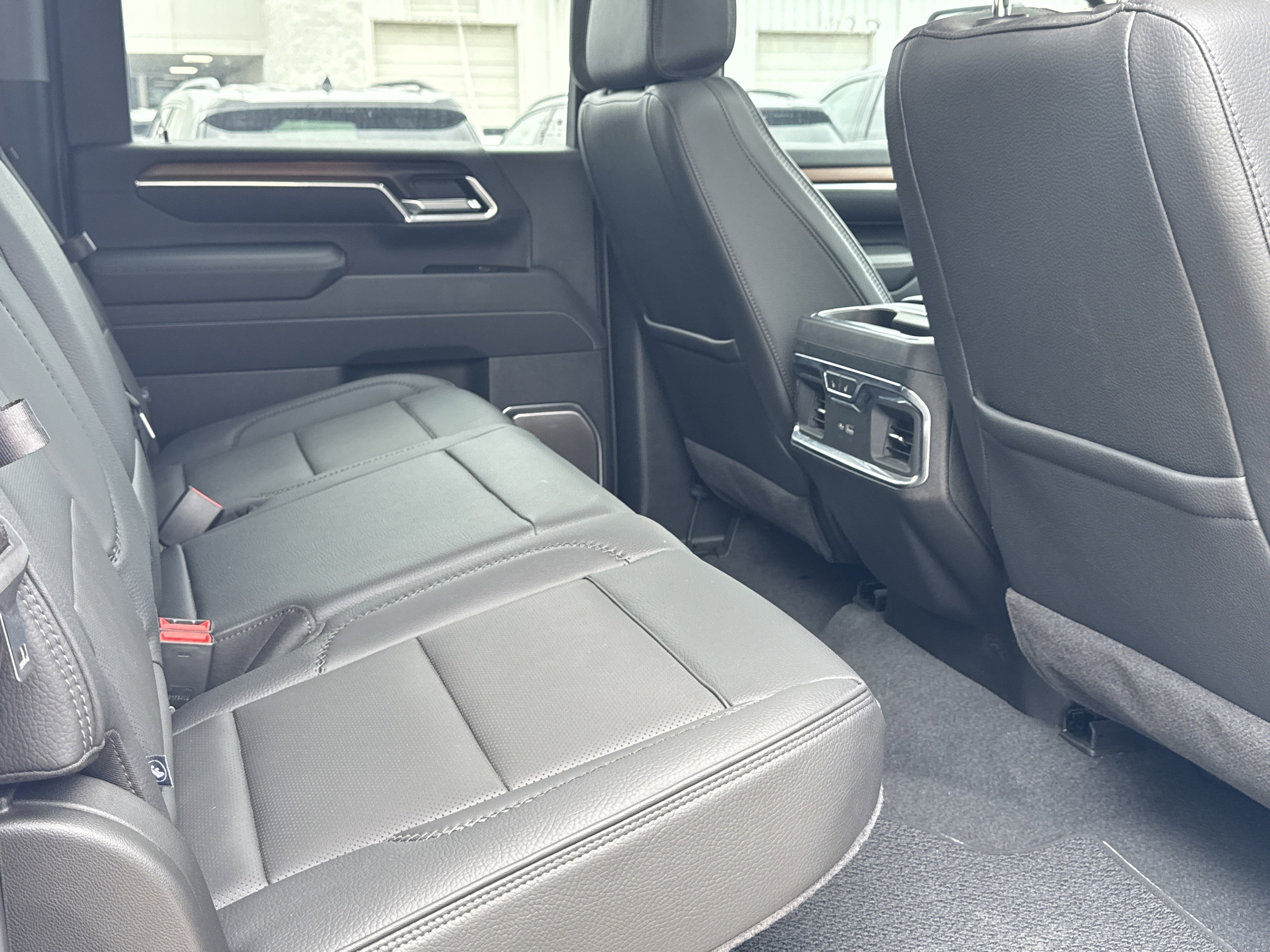 Used 2025 GMC Sierra 3500 Denali image 14