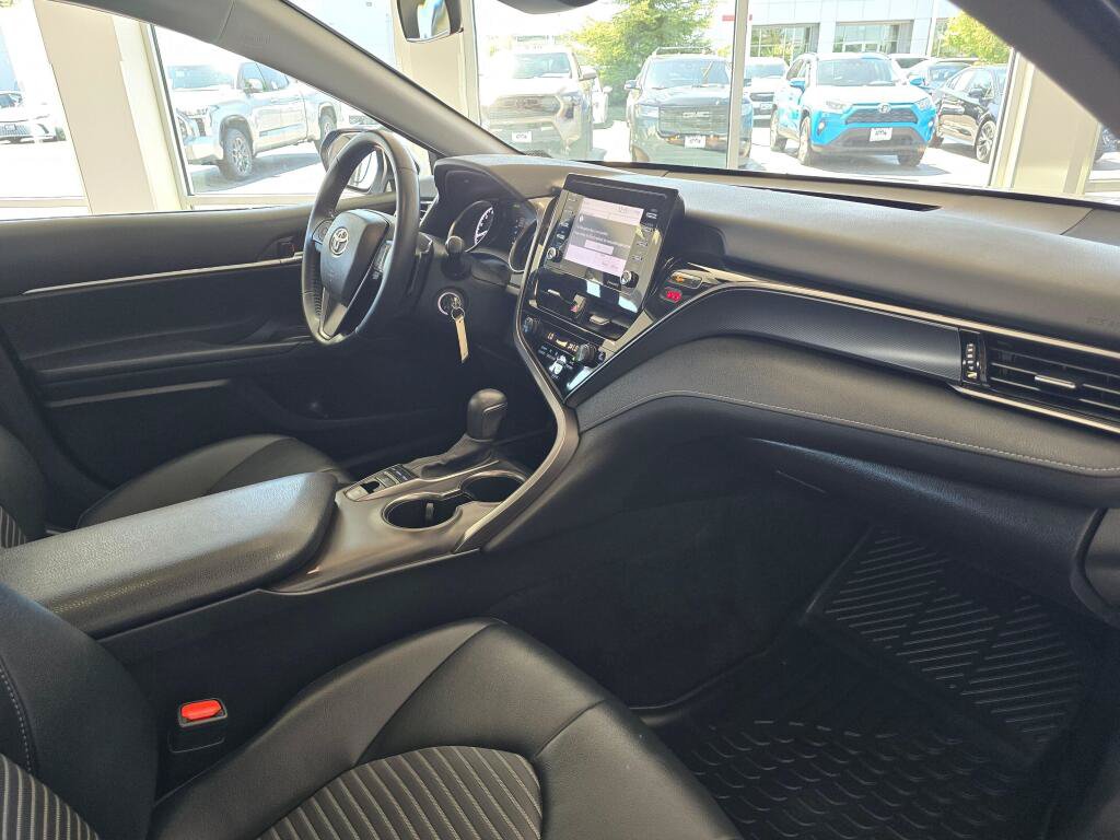 Used 2023 Toyota Camry SE AWD/4WD image 44
