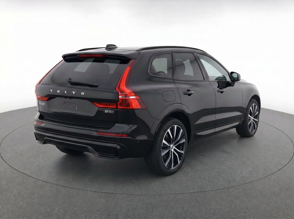 Certified 2024 Volvo XC60 B5 Plus w/ Protection Package Premier AWD/4WD image 4