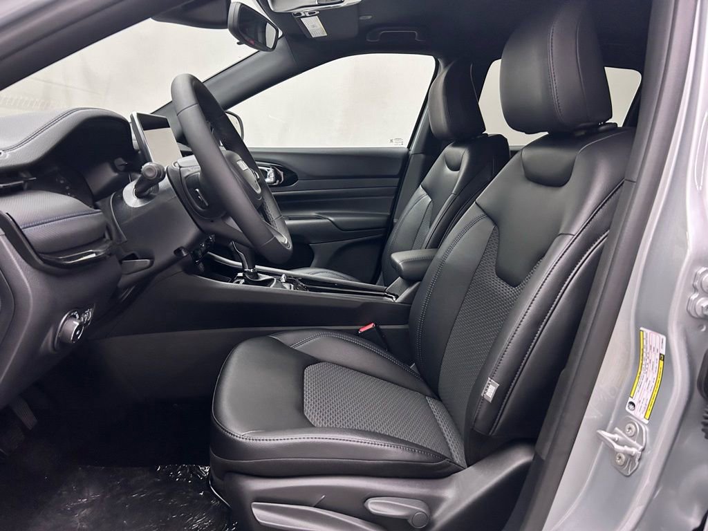 New 2026 Jeep Compass Latitude AWD/4WD image 12