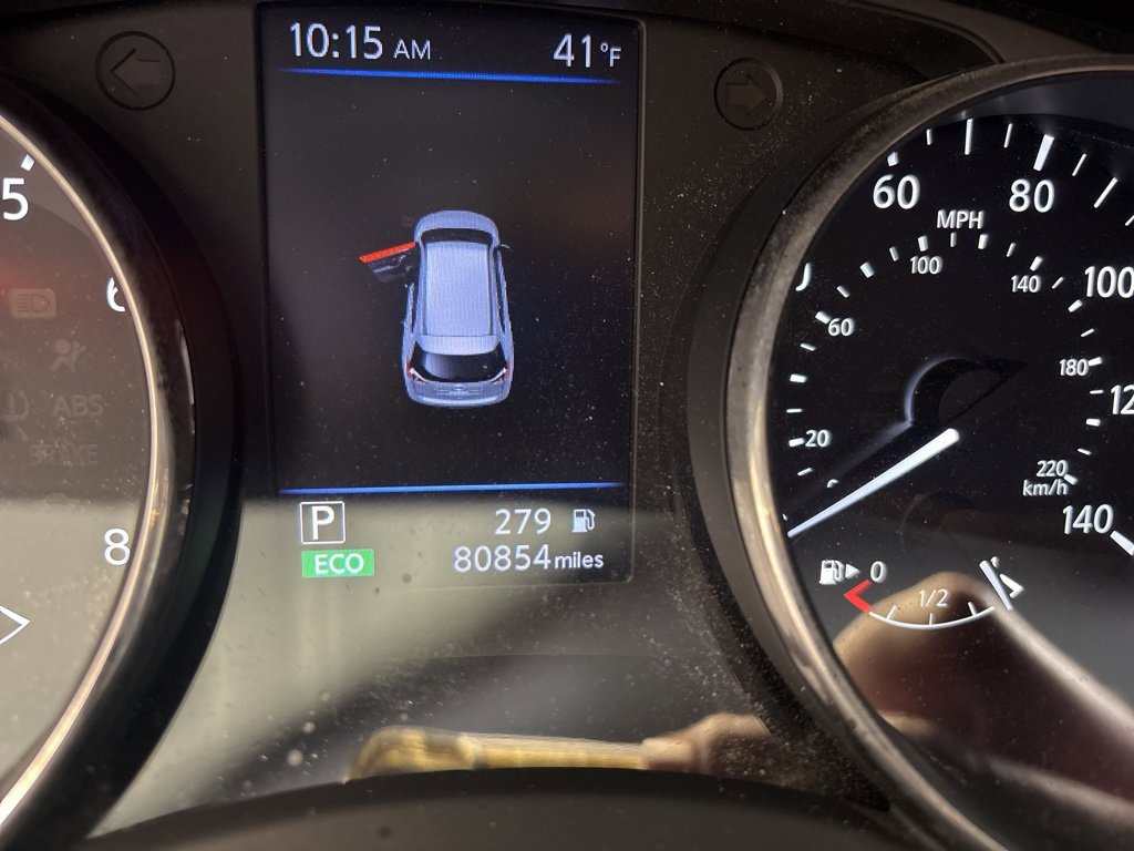 Used 2018 Nissan Rogue SV image 5