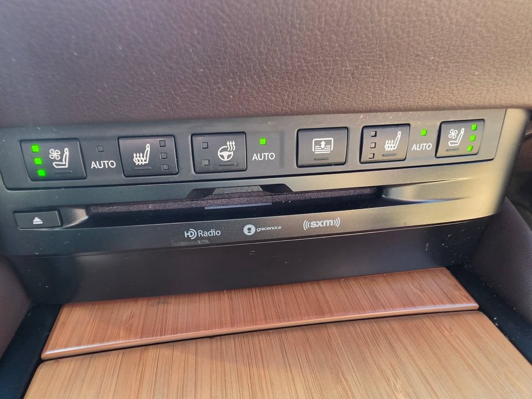 Used 2019 Lexus ES 350 w/ Accessory Package FWD image 23