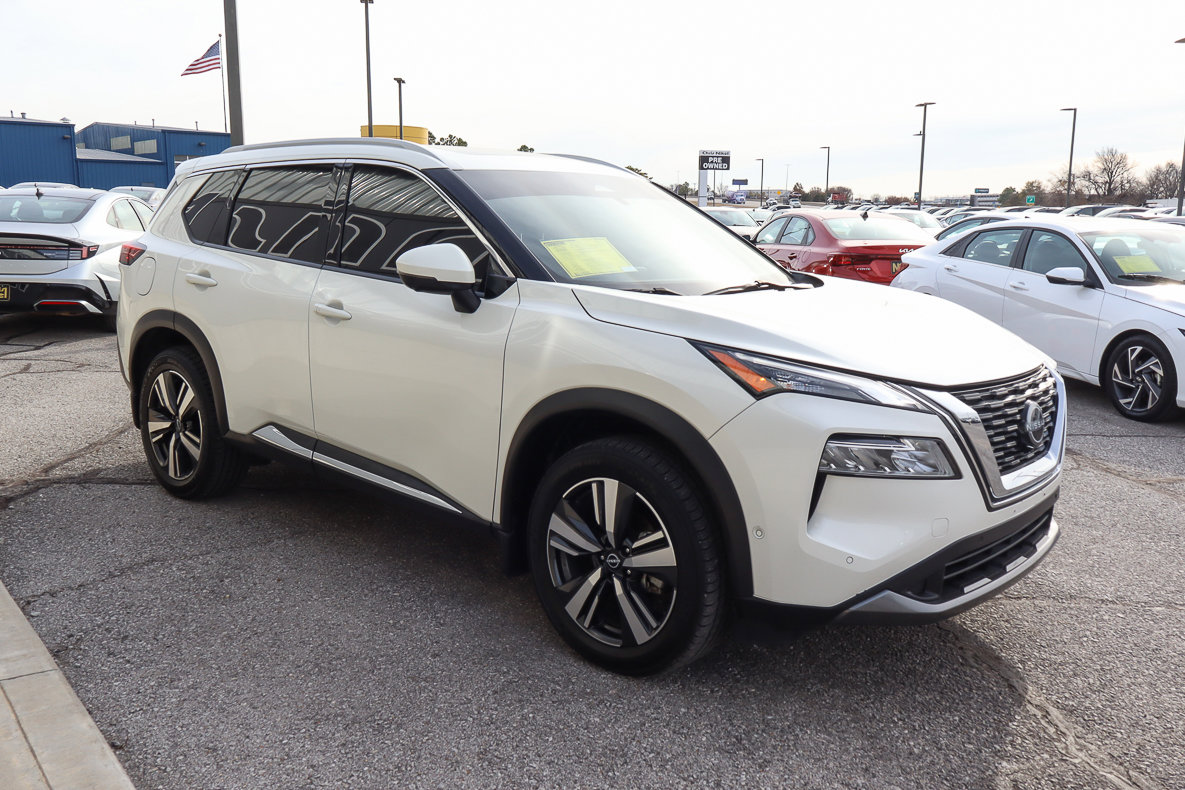 Used 2023 Nissan Rogue SL w/ SL Premium Package AWD/4WD image 3