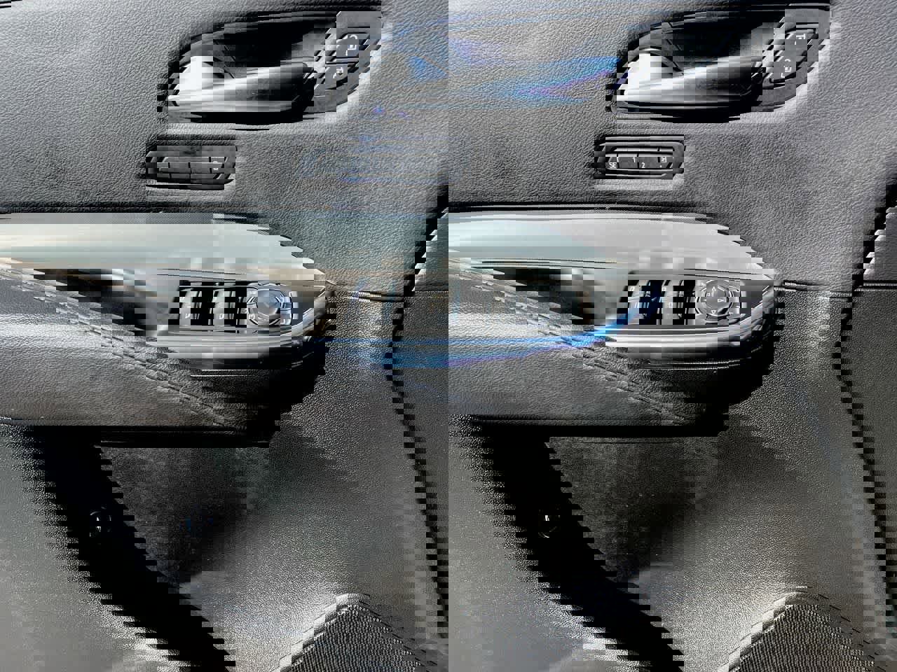 Certified 2023 Cadillac XT4 Premium Luxury w/ Cold Weather Package image 34