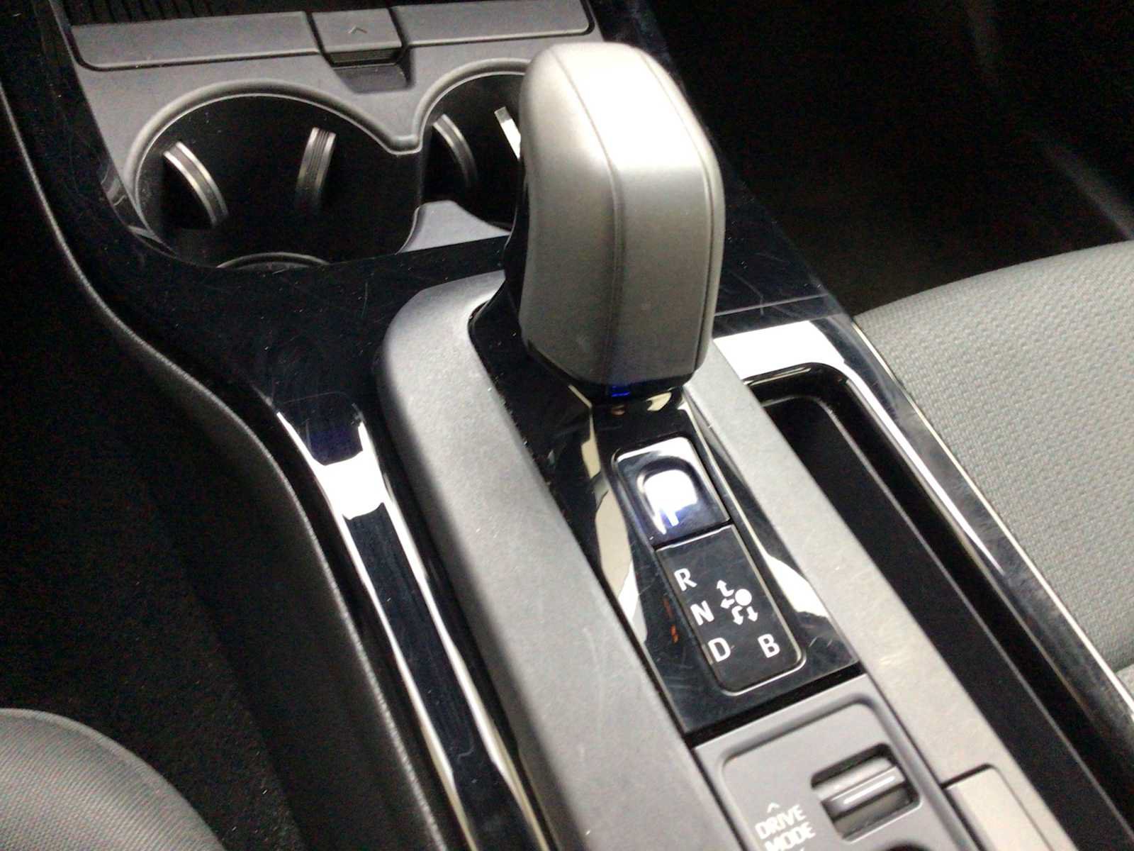 Used 2024 Toyota Prius LE FWD image 20
