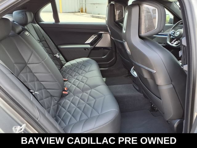 Used 2023 BMW 740i RWD image 11