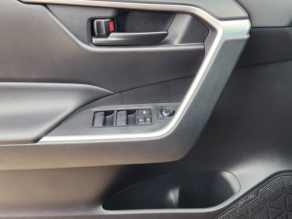 Used 2024 Toyota RAV4 LE image 27