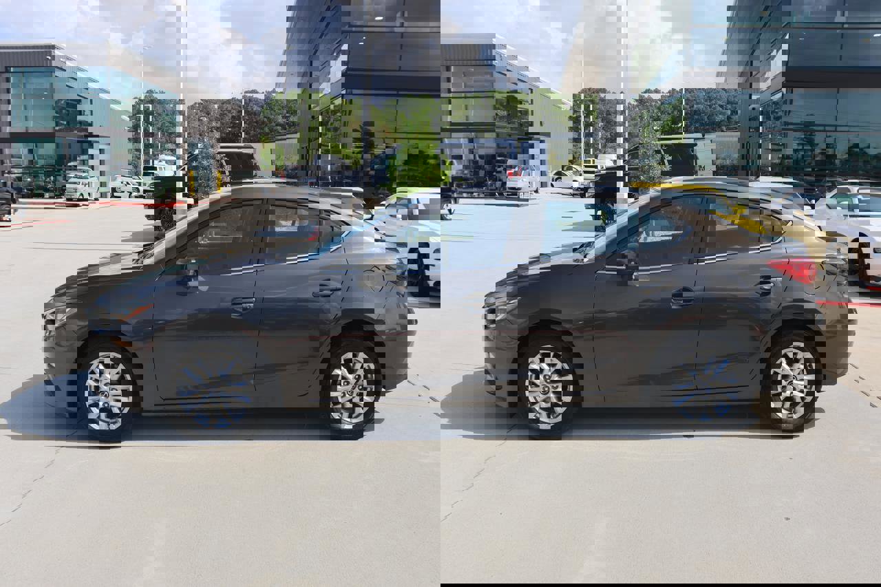 Used 2014 MAZDA MAZDA3 i Grand Touring image 2