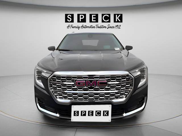 Used 2024 GMC Terrain Denali w/ Black Diamond Edition image 6