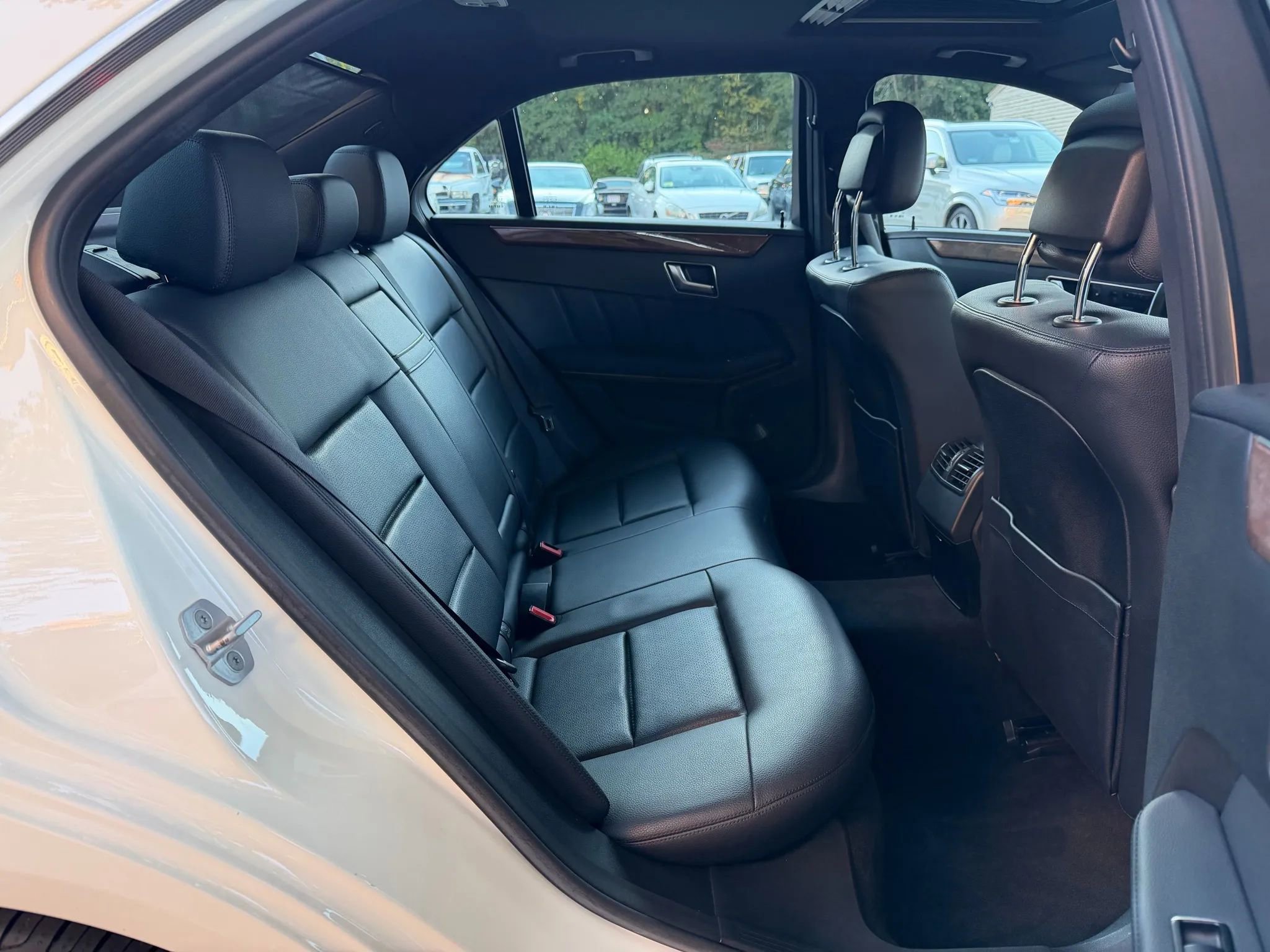 Used 2012 Mercedes-Benz E 350 4MATIC Sedan image 41