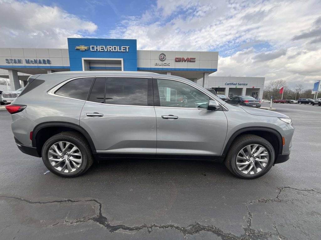 Certified 2025 Buick Enclave Preferred w/ Super Cruise Package image 8