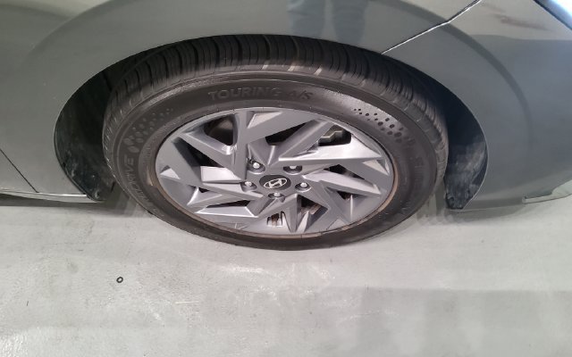 Used 2024 Hyundai Elantra SEL FWD image 30