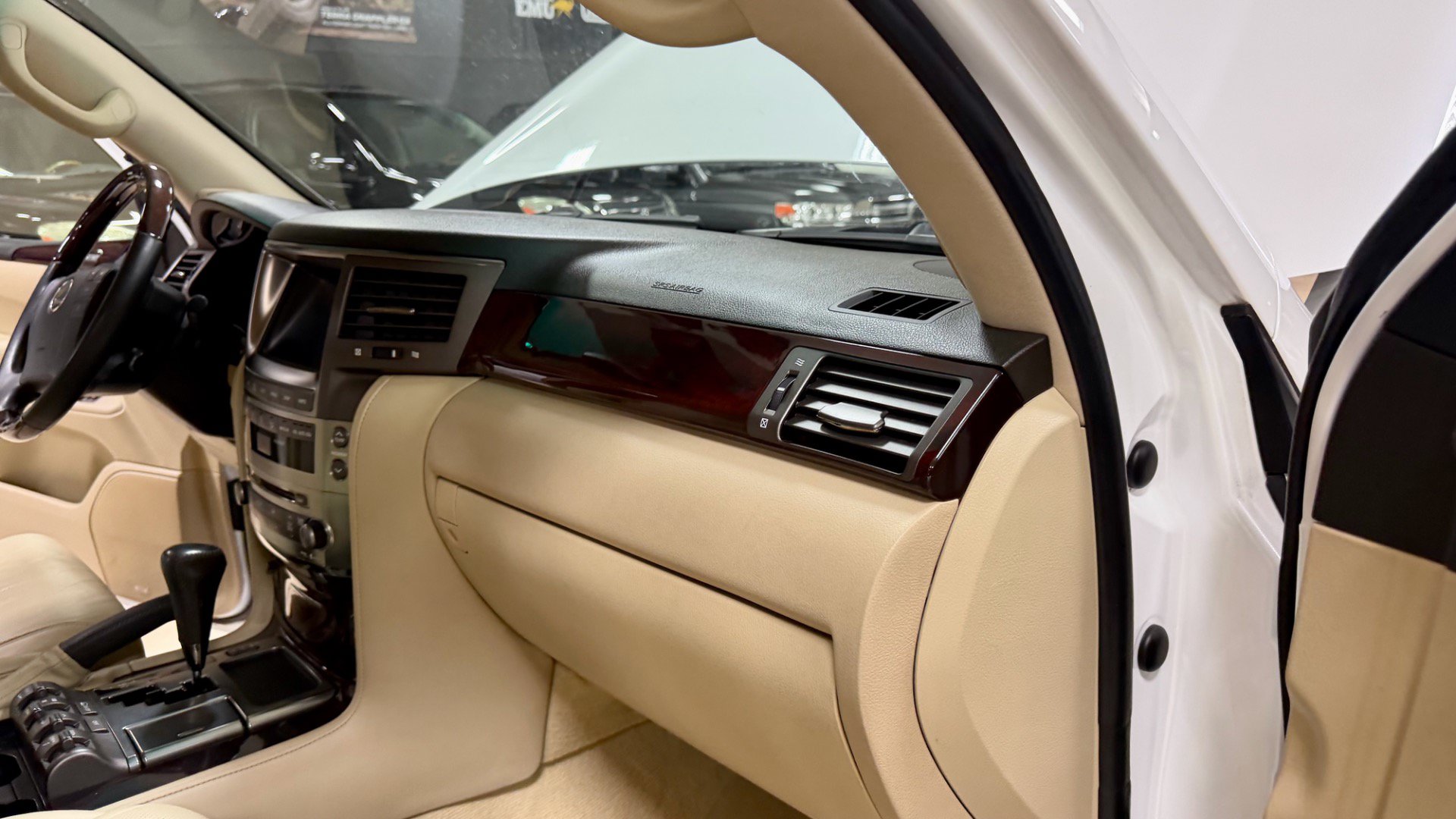 Used 2009 Lexus LX 570 4WD image 19