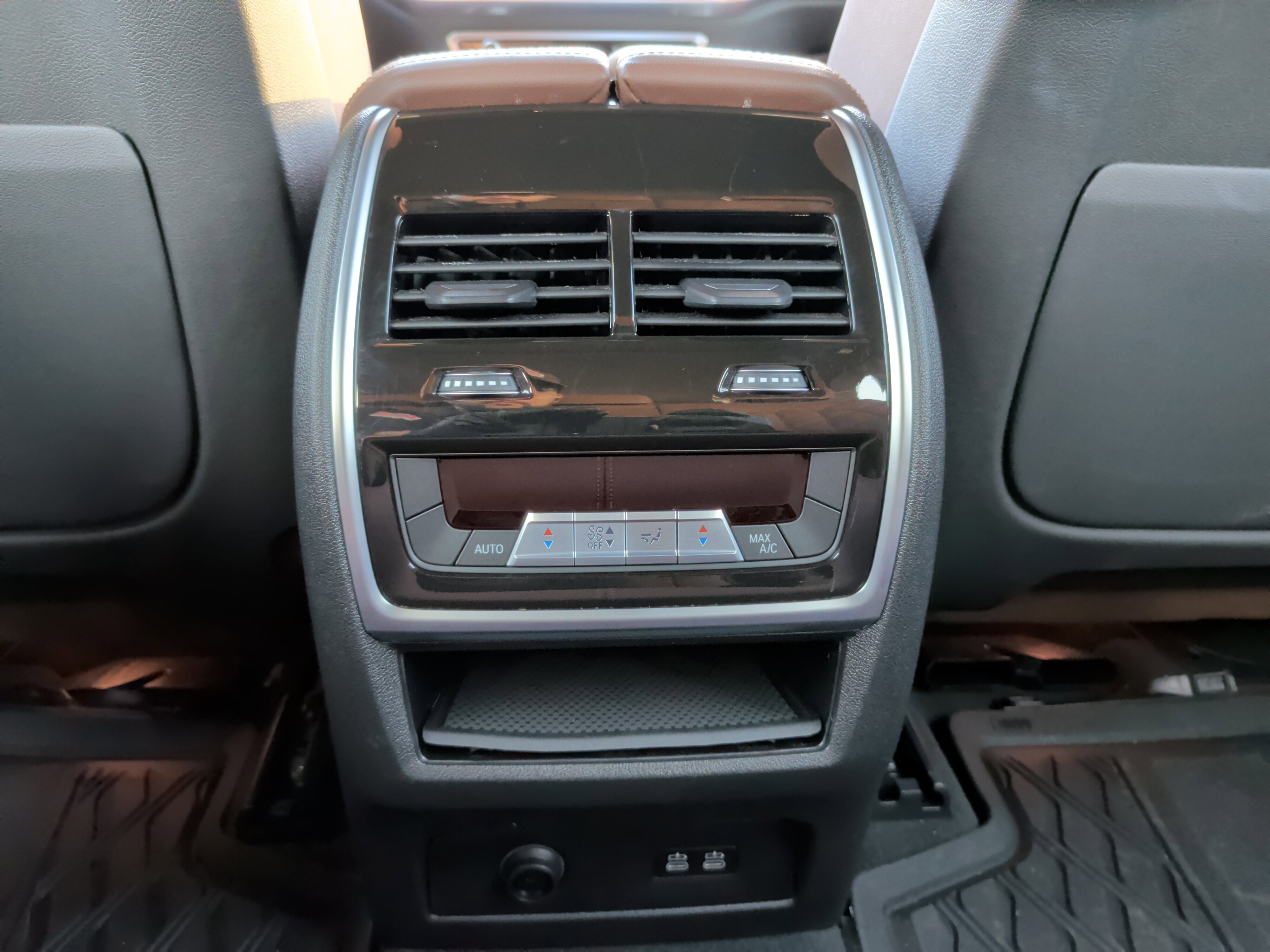 Certified 2024 BMW X5 xDrive40i w/ M Sport Package image 34