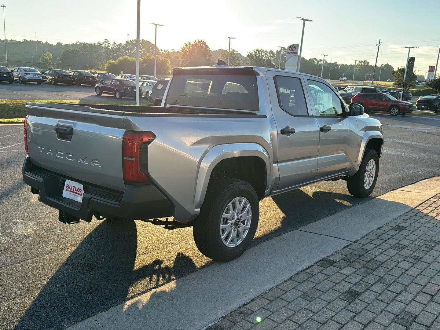 New 2025 Toyota Tacoma SR image 5