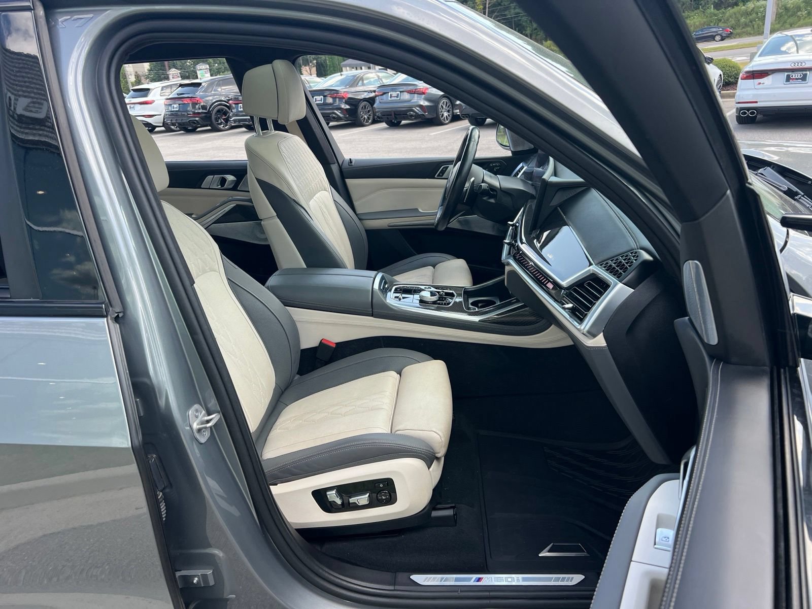Used 2024 BMW X7 M60i w/ Executive Package AWD/4WD image 45