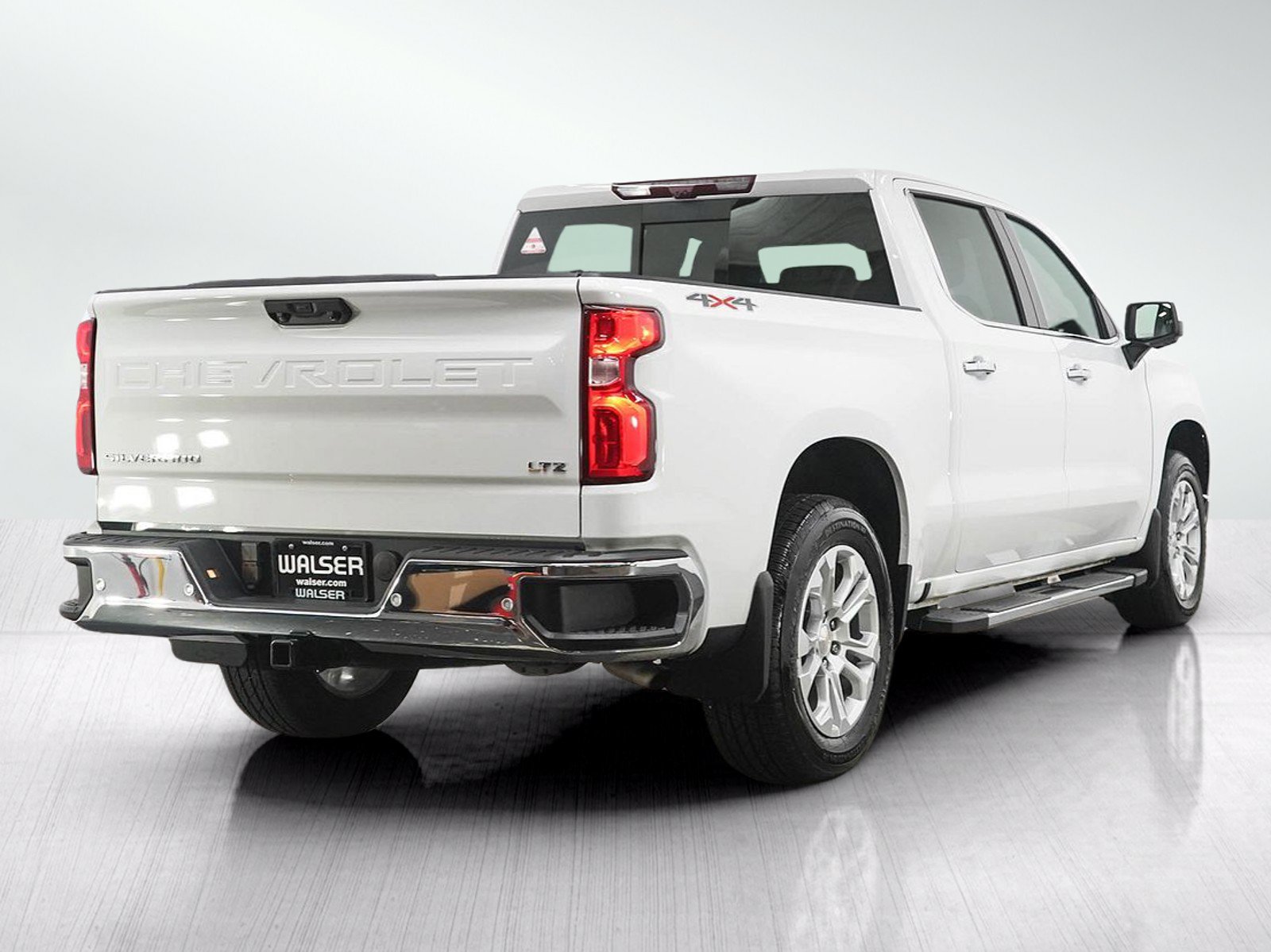 Used 2022 Chevrolet Silverado 1500 LTZ w/ Technology Package AWD/4WD image 5