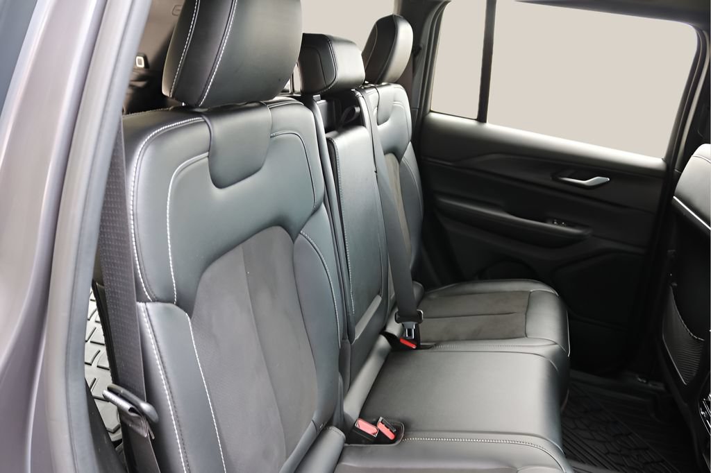 Used 2023 Jeep Grand Cherokee Altitude AWD/4WD image 18