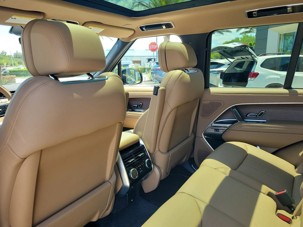 New 2026 Land Rover Range Rover SE AWD/4WD image 17