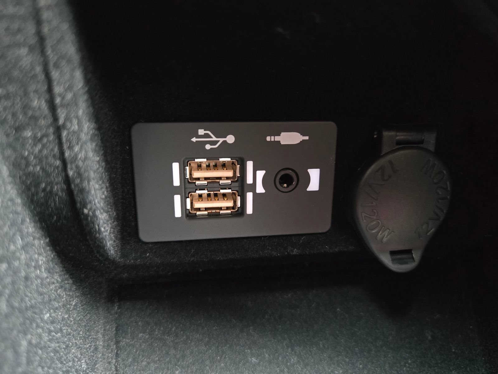 Used 2025 Lexus IS 350 F Sport w/ Navigation Package RWD image 22