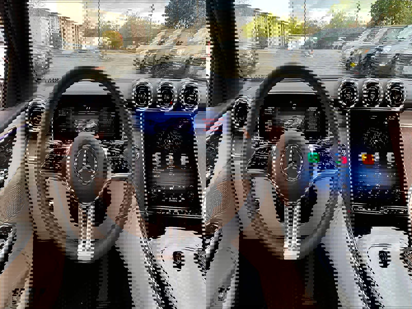 Used 2025 Mercedes-Benz GLC 350e 4MATIC image 7