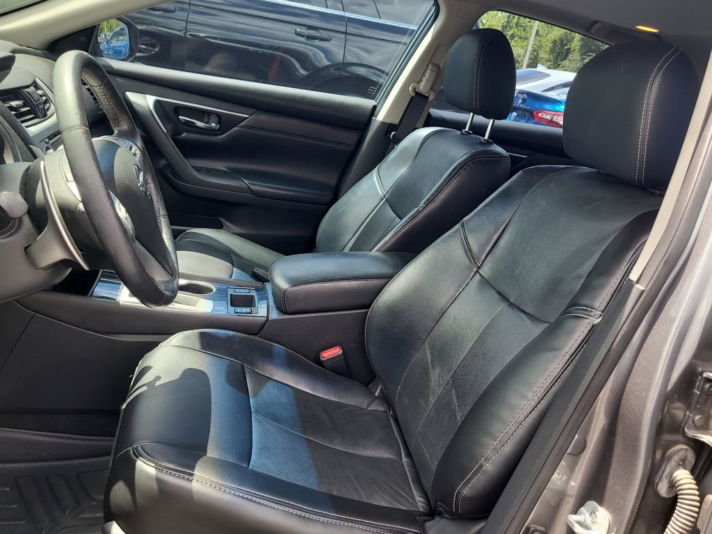 Used 2016 Nissan Altima 3.5 SL w/ 3.5 Technology Package FWD image 16