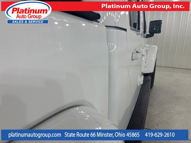 Used 2023 Jeep Gladiator Overland image 39