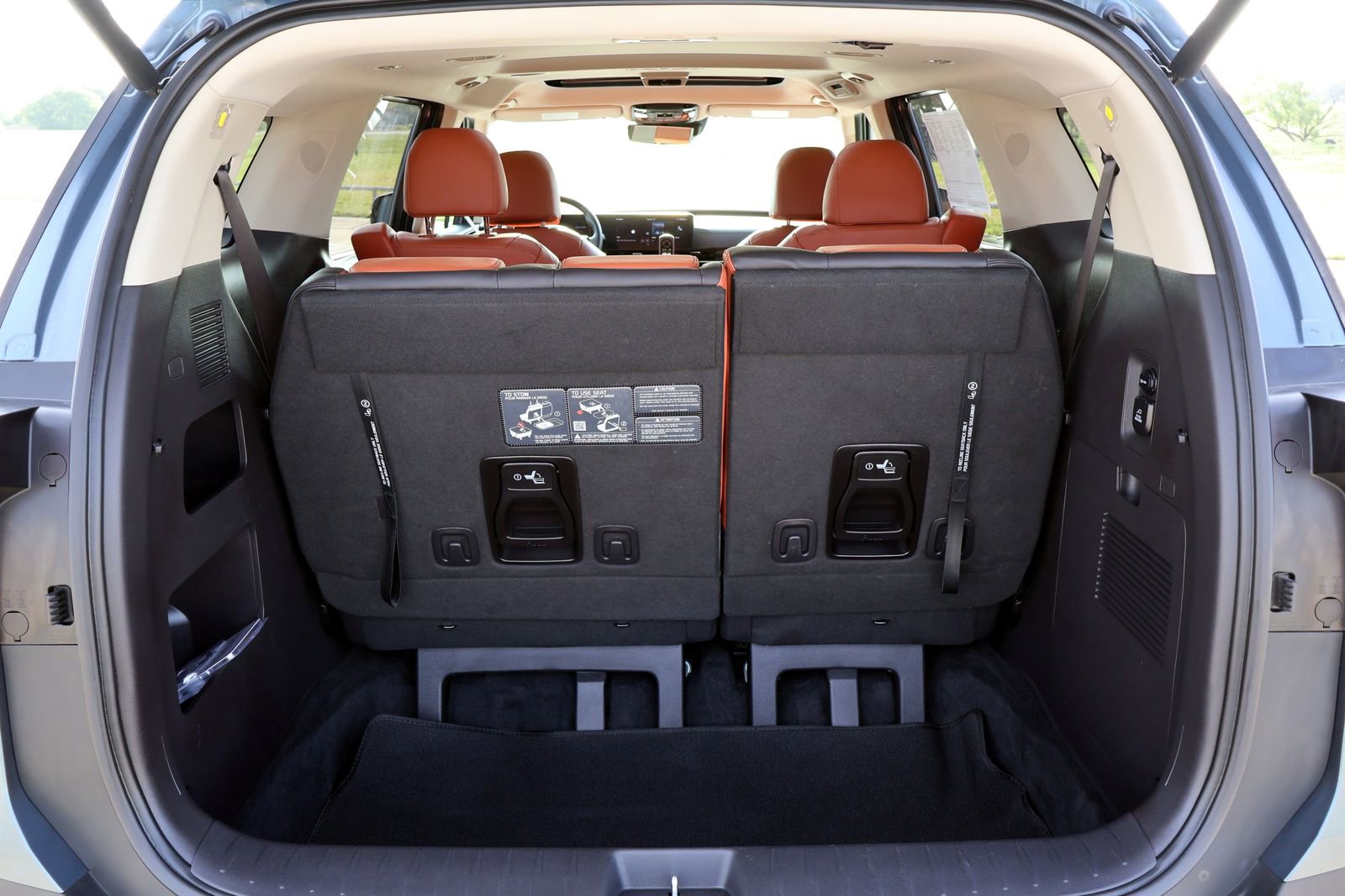 Used 2025 Kia Carnival SX Prestige FWD image 10
