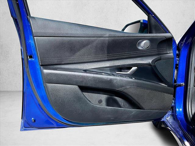 Used 2021 Hyundai Elantra SEL image 18
