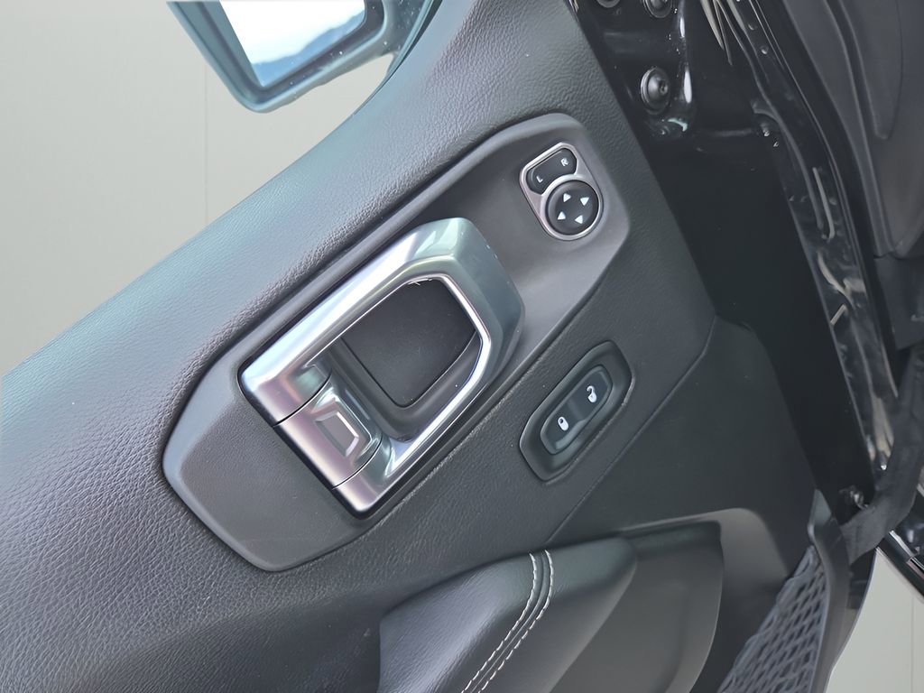 Used 2023 Jeep Gladiator Overland image 11