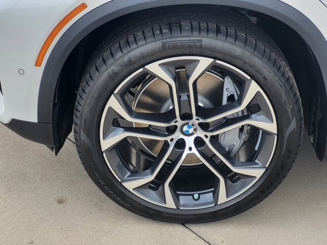 New 2026 BMW X5 xDrive50e w/ Premium Package image 9