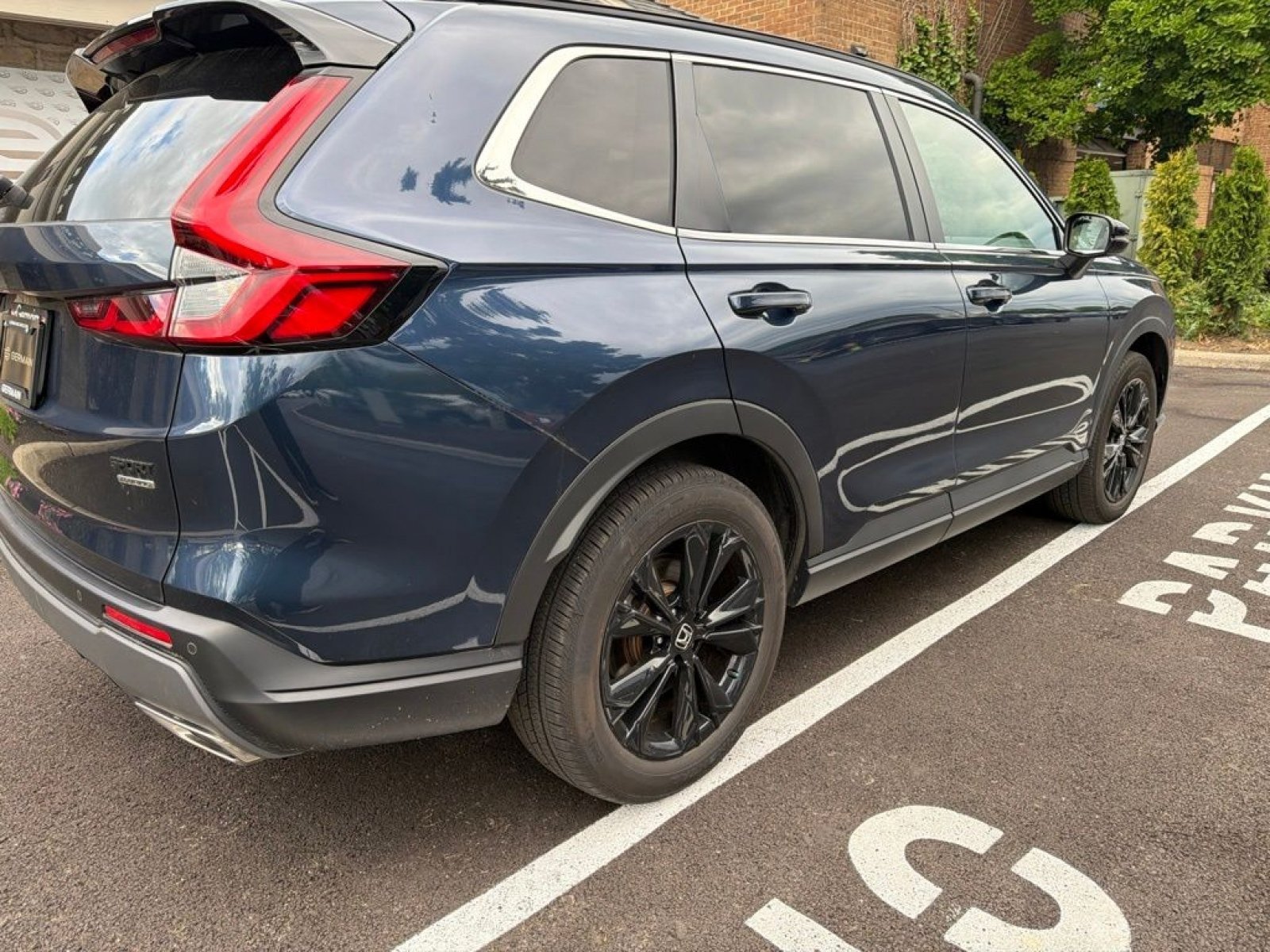 Used 2024 Honda CR-V Sport Touring image 8