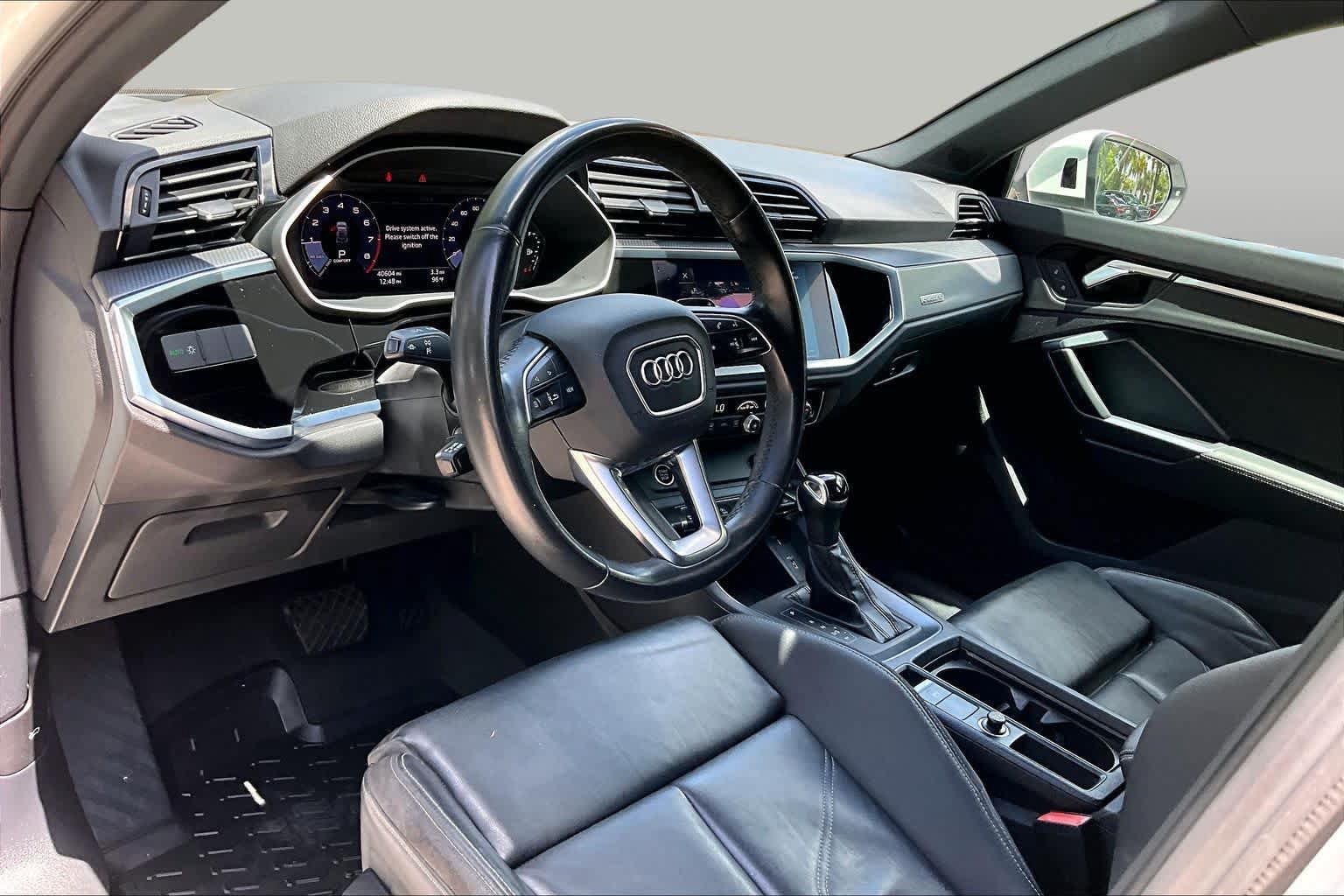 Used 2021 Audi Q3 2.0T Premium w/ Convenience Package AWD/4WD image 18