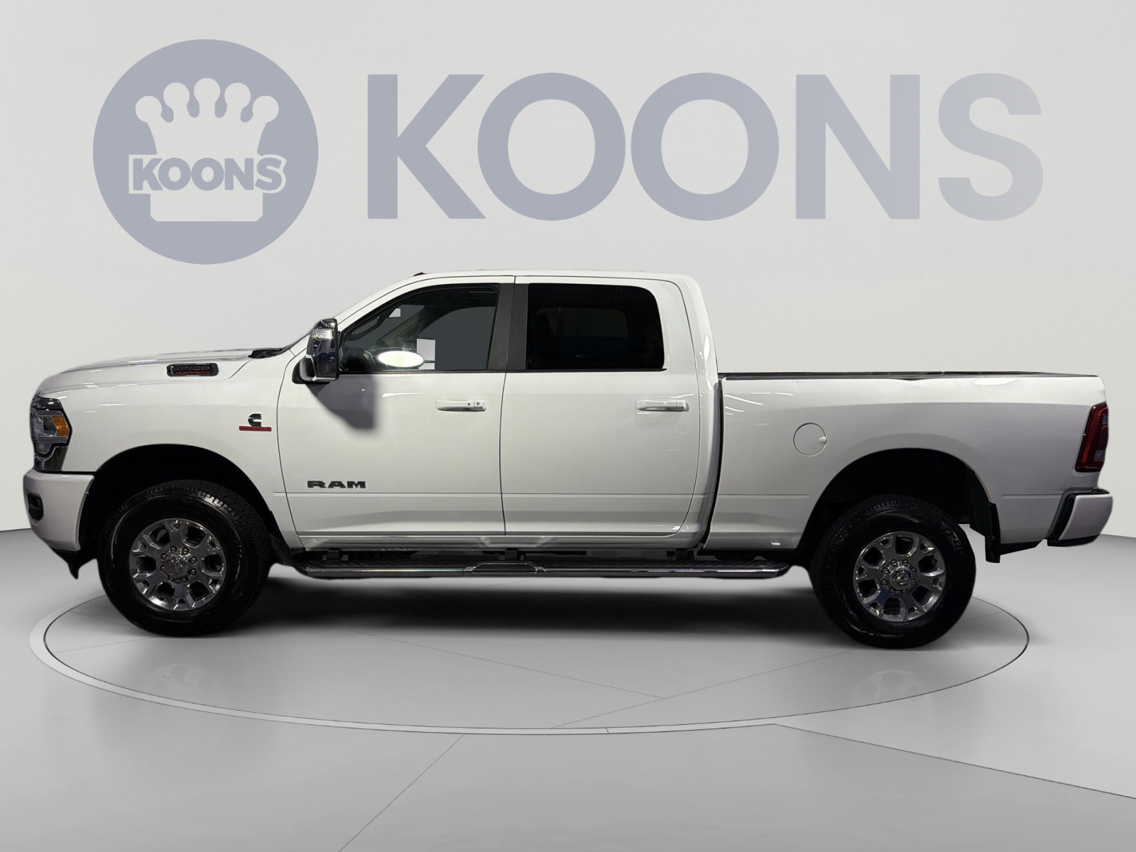 Used 2024 RAM 2500 Laramie AWD/4WD image 2