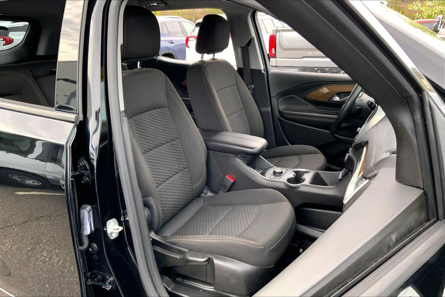 Used 2020 GMC Terrain SLE w/ Driver Convenience Package AWD/4WD image 8