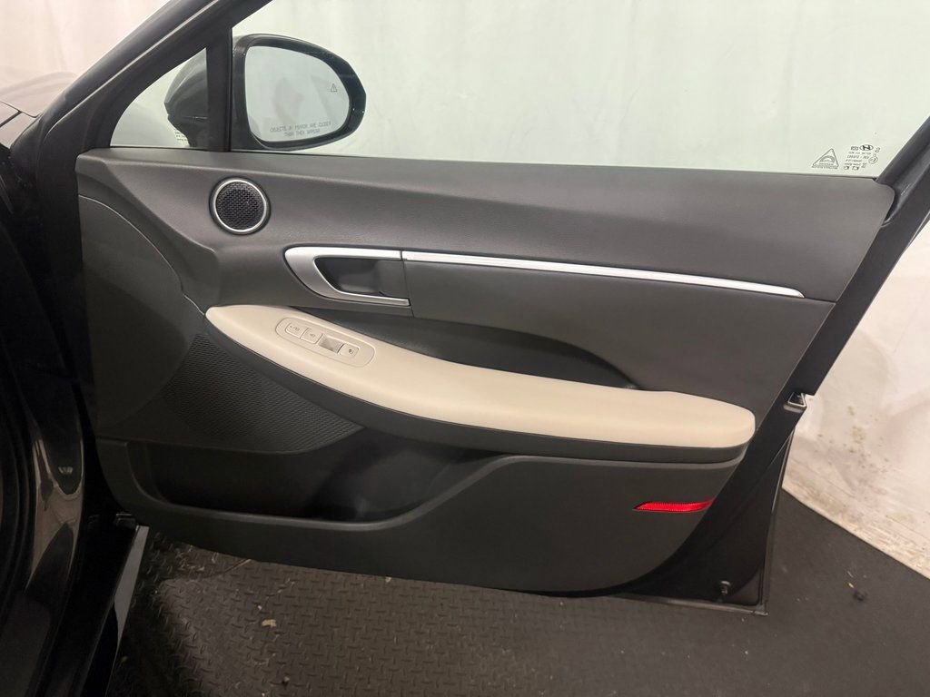 Certified 2025 Hyundai Sonata SEL image 30