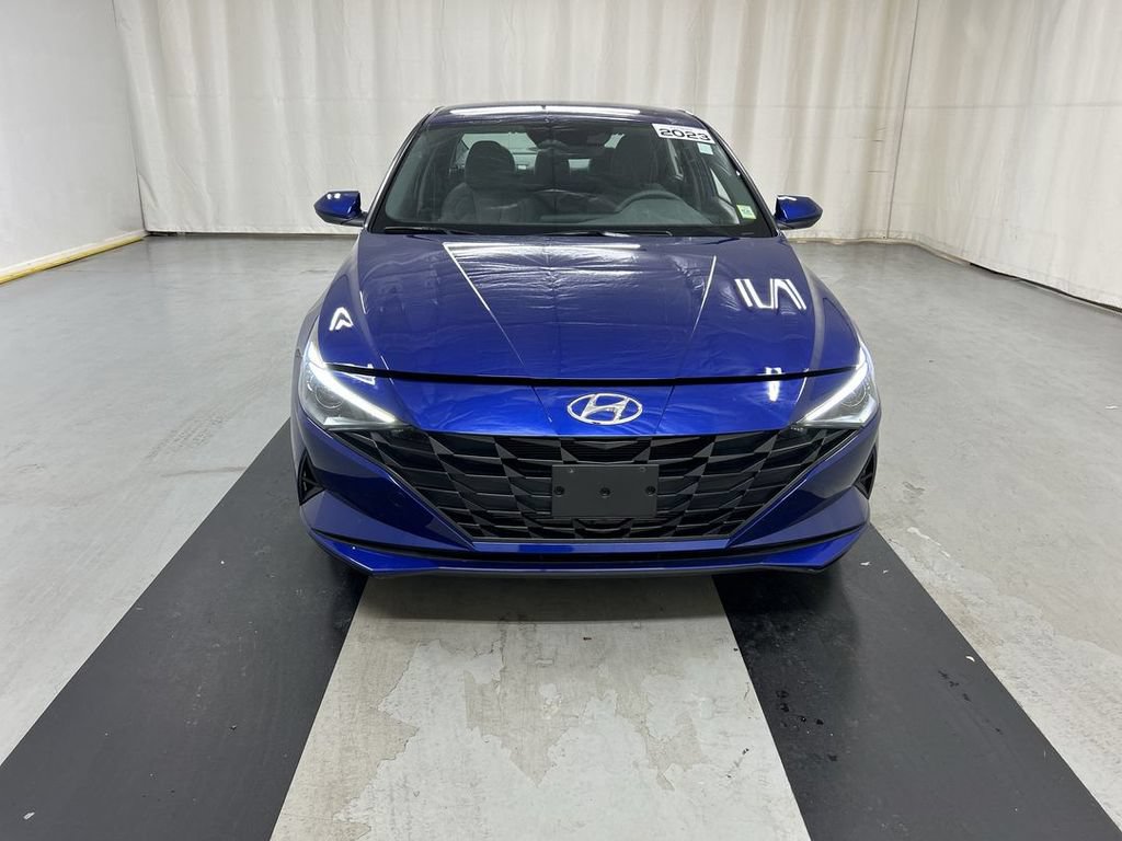 Used 2023 Hyundai Elantra SE FWD image 3